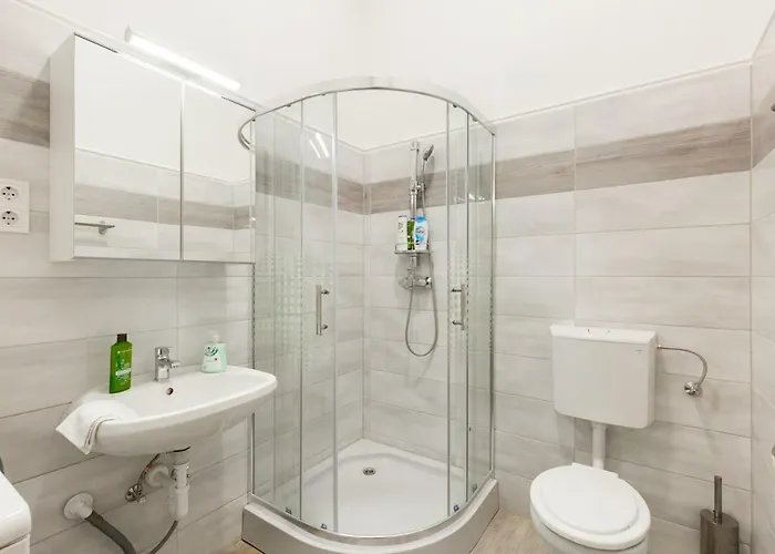 Vacation In Apartment *